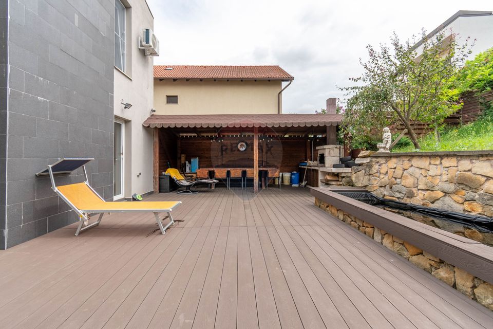 5 room House / Villa for sale, Europa area