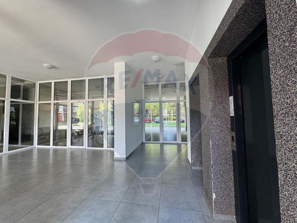 Apartament cu 3 camere  la ARED( cu loc de parcare)