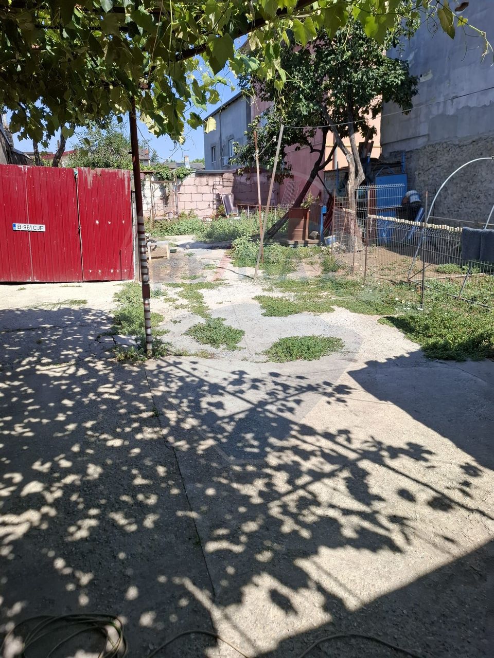 De vanzare teren cu potențial pentru dezvoltare imobiliară