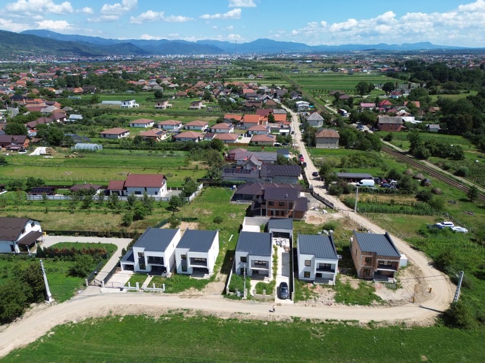 Casă moderne cu 4 camere de vânzare in SASAR / 5 ari teren / utilitati