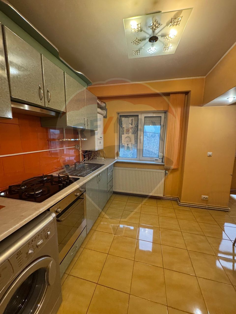 3 decomandate spatios, liber, central, Infratirii, Mc Donalds