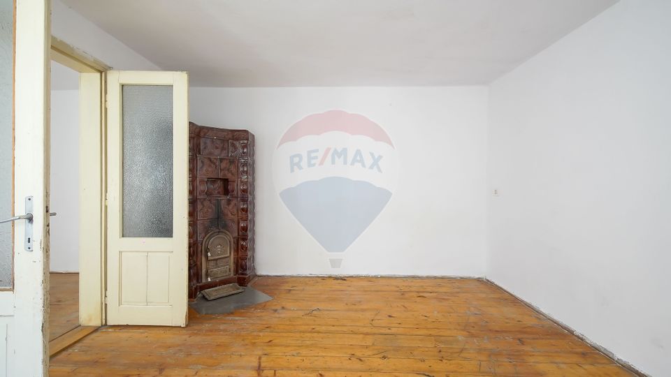 Comision 0 %! Casă cu 5 camere de vânzare în zona Turches!