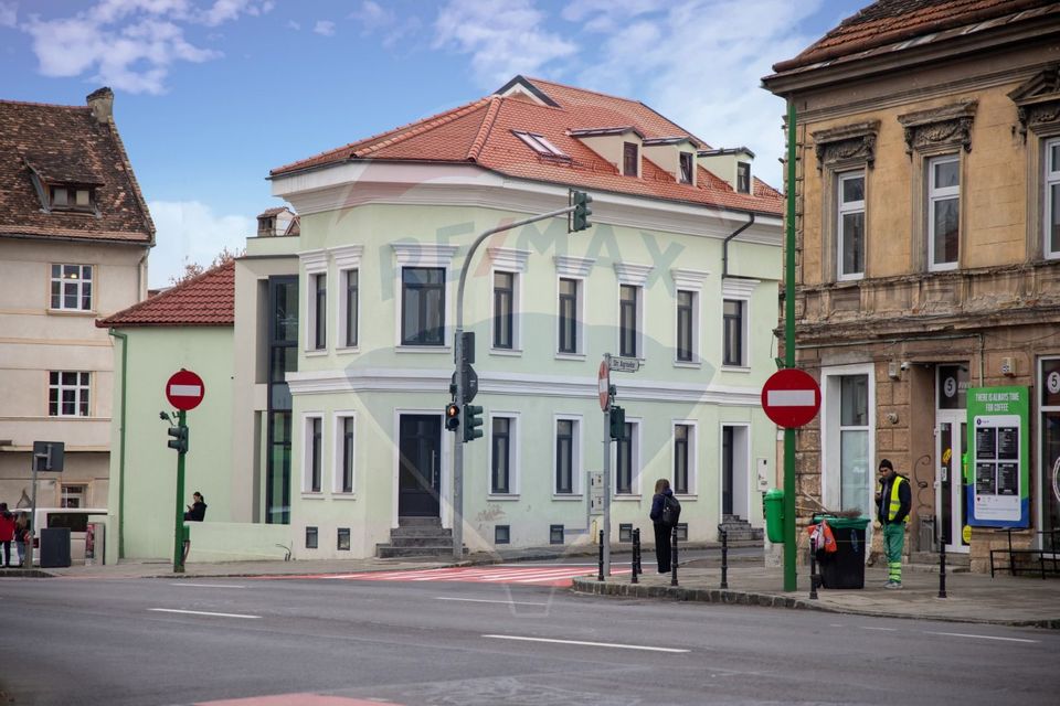 Constructie comerciala centrala P+2 -  funcțiuni mixte