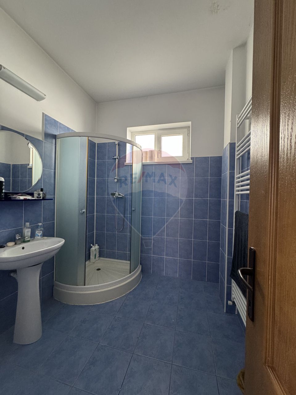 Casă duplex în centrul orasului, cu acces auto