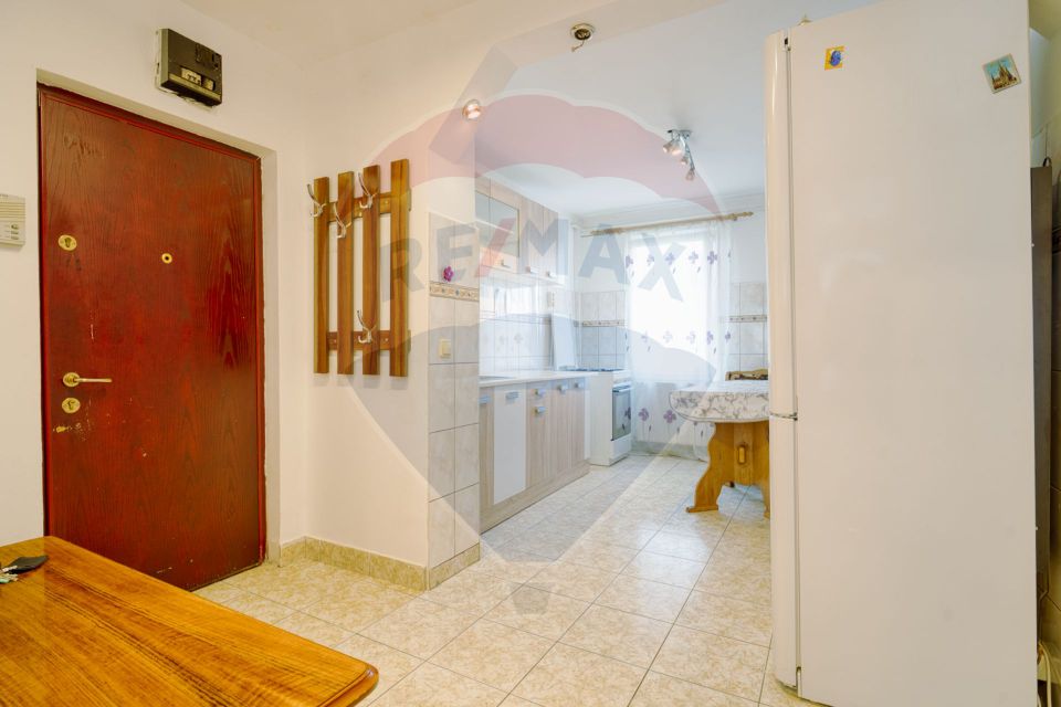 3 room Apartment for rent, Tractorul area