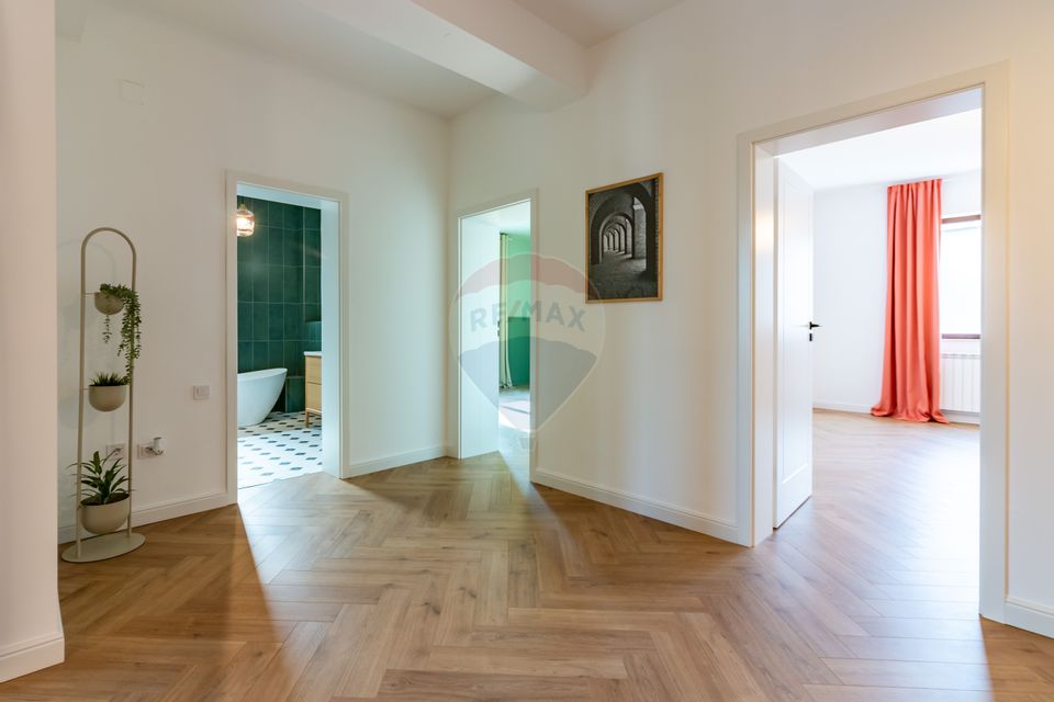 Casă individuala în Aviatiei, adiacent Bulevardul Aerogarii, 4xparcare