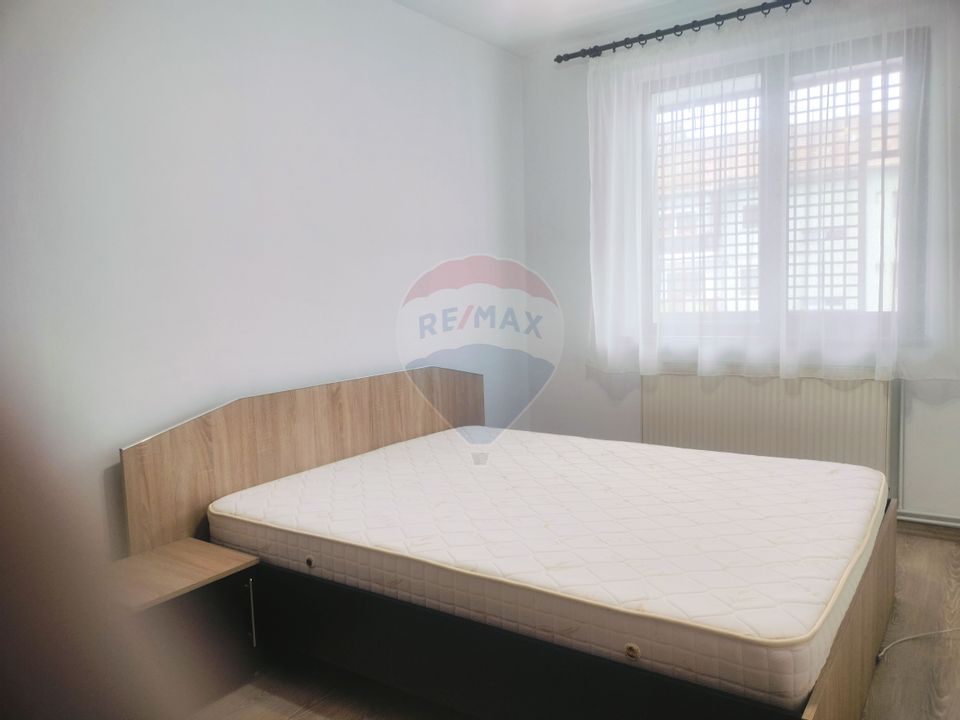 Apartament cu trei camere în zona Vitrometan- de inchiriat