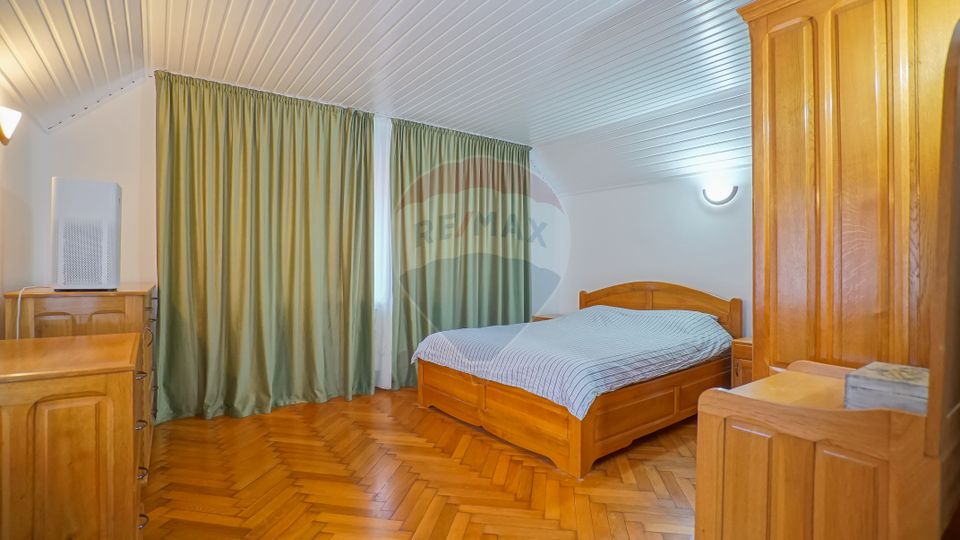 7 room House / Villa for sale, Brasovul Vechi area