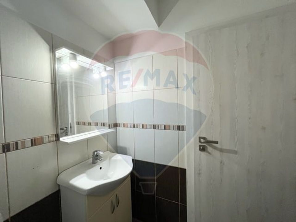 Apartament 3 camere de inchiriat zona Milea