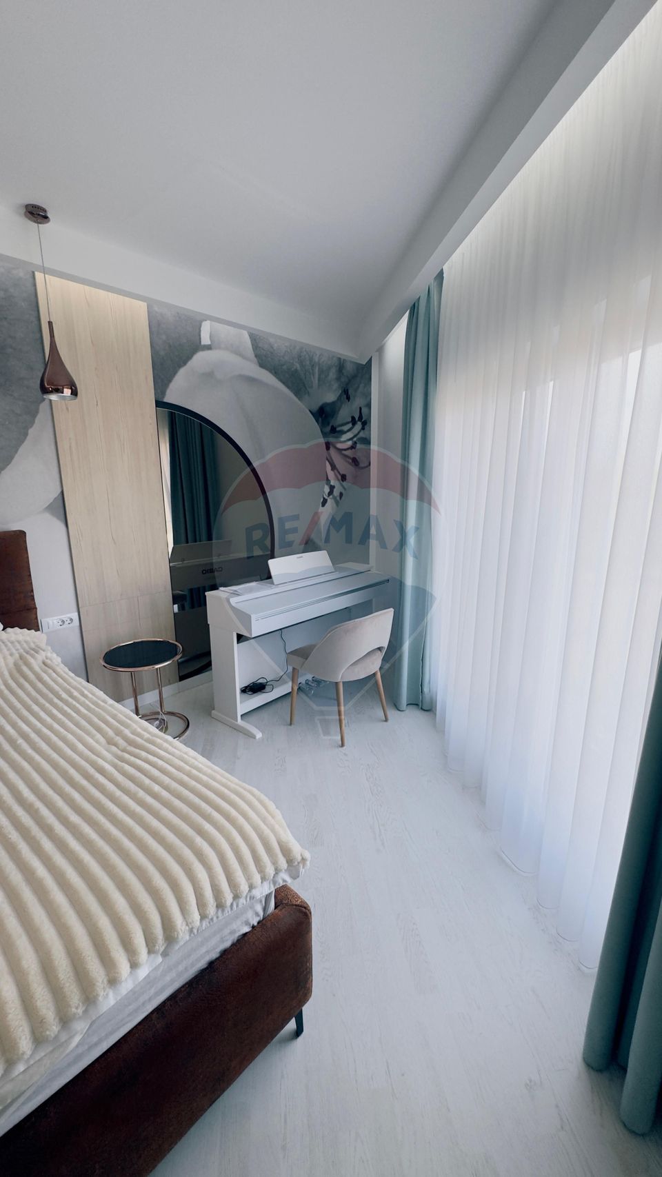 Proprietate premium în Filiași, locuință de lux cu spații comerciale