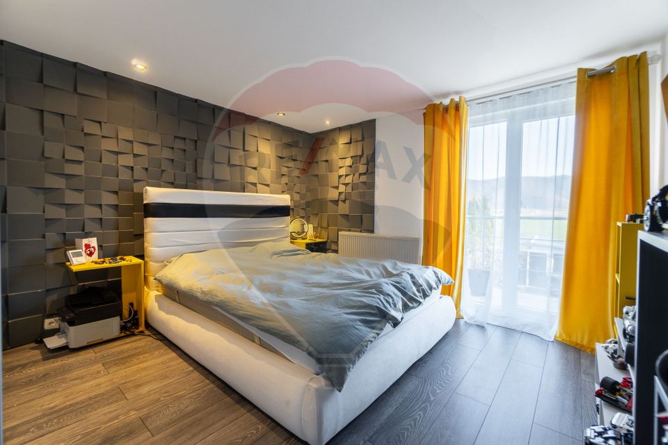 Casă / Vilă cu 4 camere de vânzare în zona Central