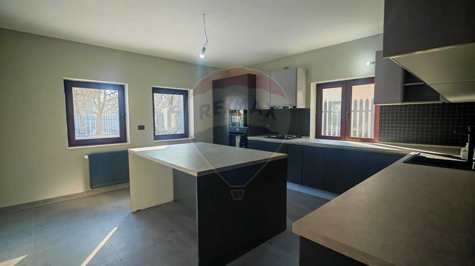 4 bedroom villa for sale I Corbeanca I Blue Lagoon