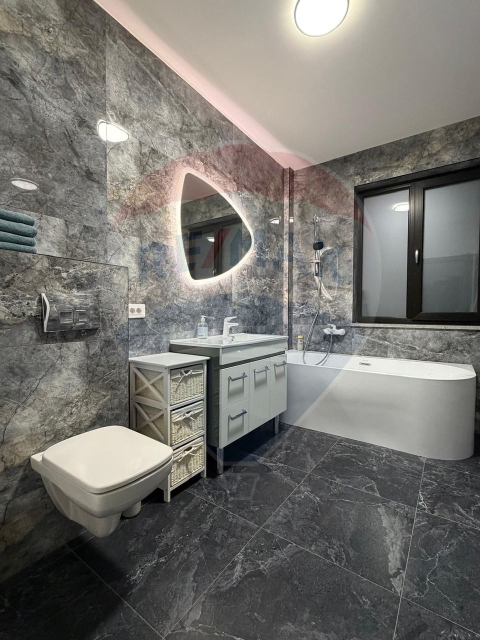 Apartament cu 3 camere de vânzare - bloc nou BURDUJENI