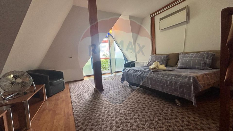 Hotel - Pensiune cu 14 duplexuri  de vânzare  CASA CU STUF Olimp