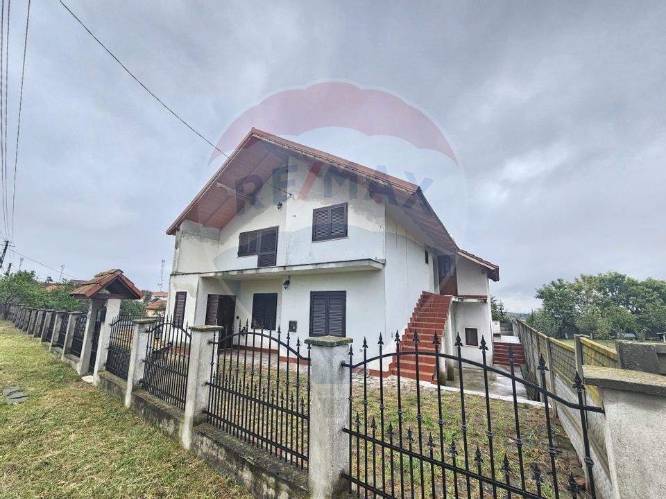 6 room House / Villa for sale