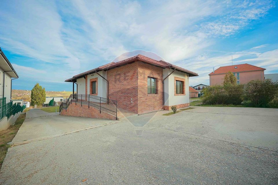 5 room House / Villa for sale, Dealuri Oradea area