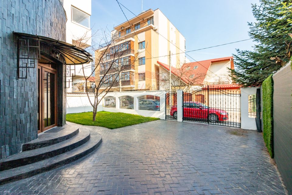 Casă individuala în Aviatiei, adiacent Bulevardul Aerogarii, 4xparcare