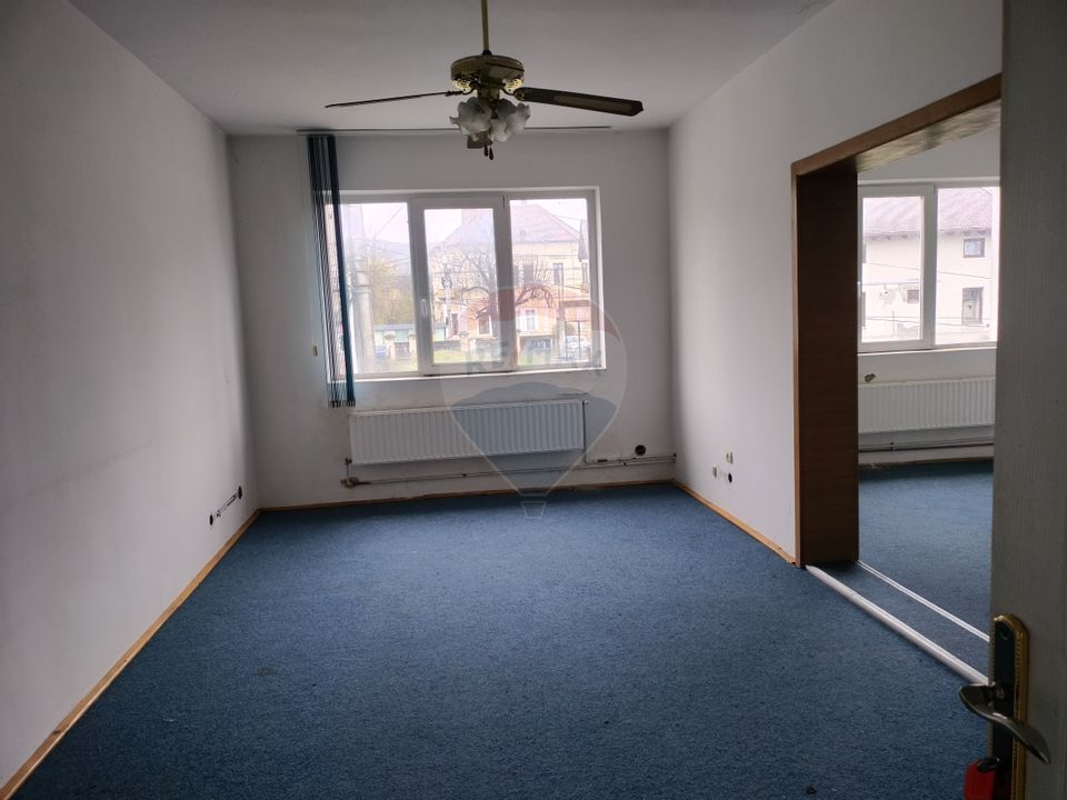 185sq.m Office Space for rent, Central area