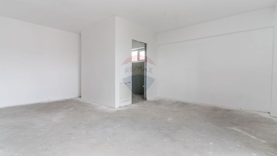 4 room Apartment for sale, Semicentral area