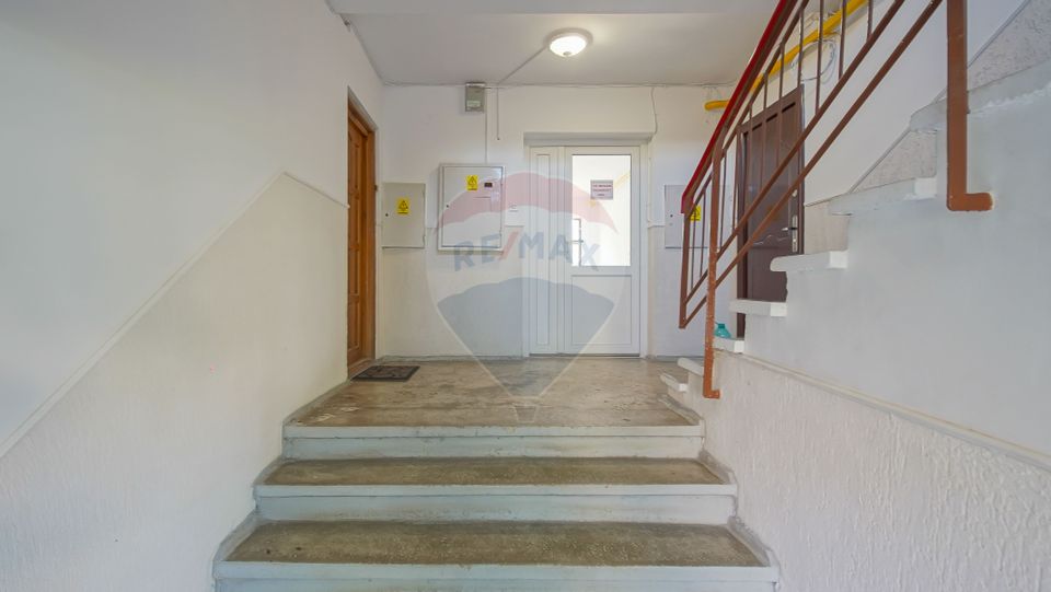 Apartament 3 camere, 2 băi –Tractorul
