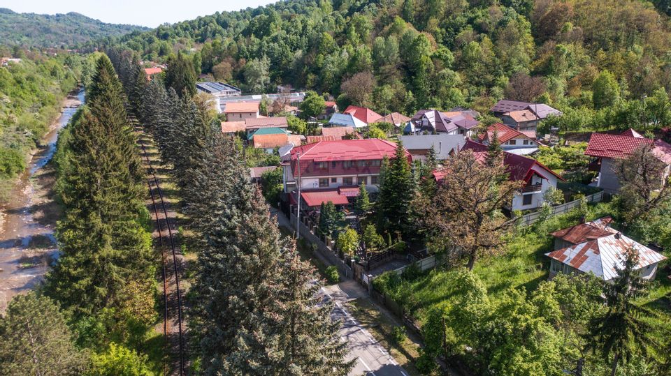 Oferta - vanzare pensiune 10 camere si casa de vacanta, Slanic Prahova