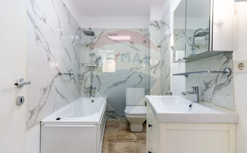 Apartament de vanzare în Bucurestii Noi, curte 80 mp, parcare, boxa