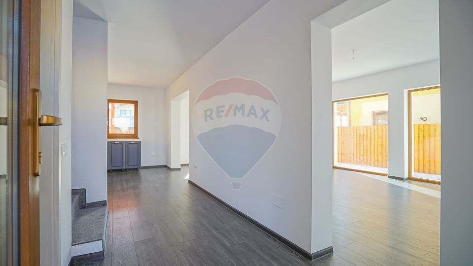 REZERVATA! Vilă nouă, cu 4 camere si teren de 500mp, în Cristian