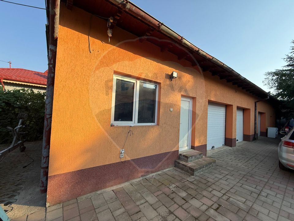 De vânzare Casă / Vilă 5 camere + 5.300 mp teren Slobozia Moara, DB