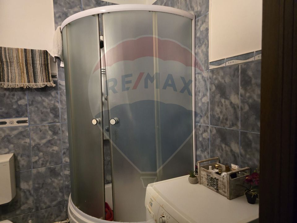 Casă / Vilă cu 5 camere de vânzare în zona George Enescu