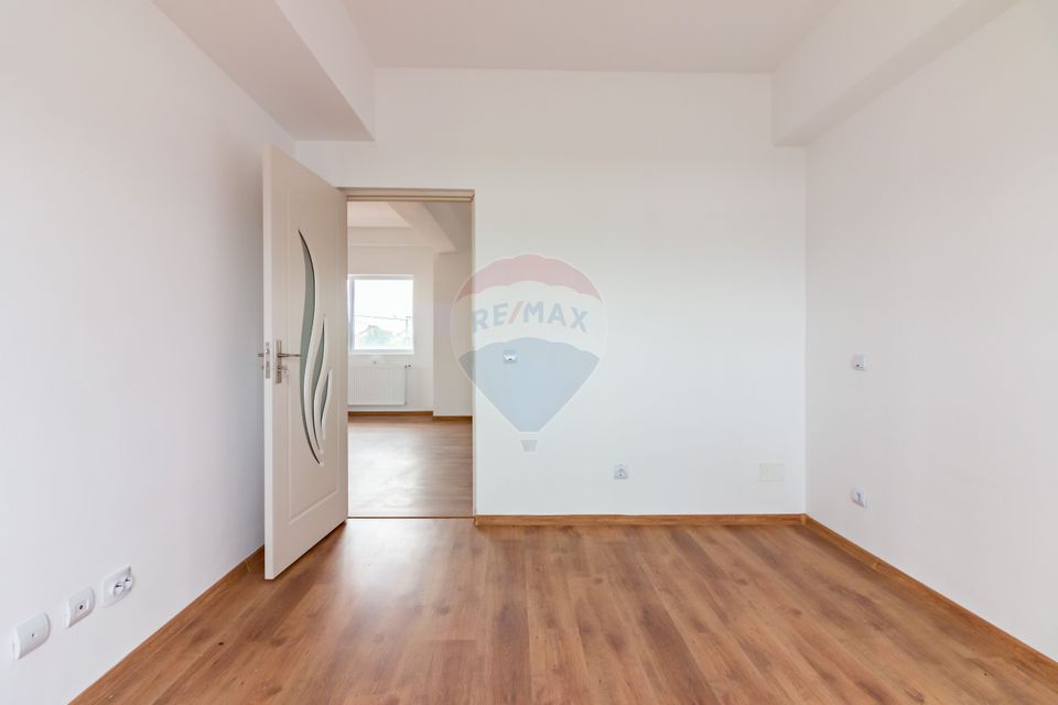 Apartament cu 3 camere de vânzare în zona Chitila