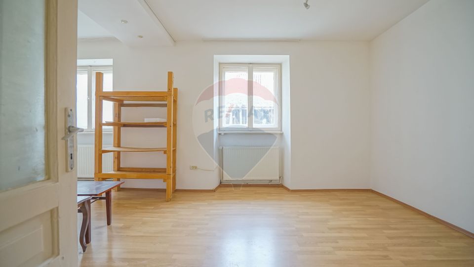 4 room House / Villa for sale, Centrul Istoric area