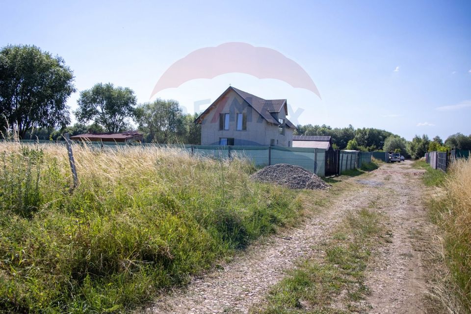 Land 597sqm Bod / Strada Garii