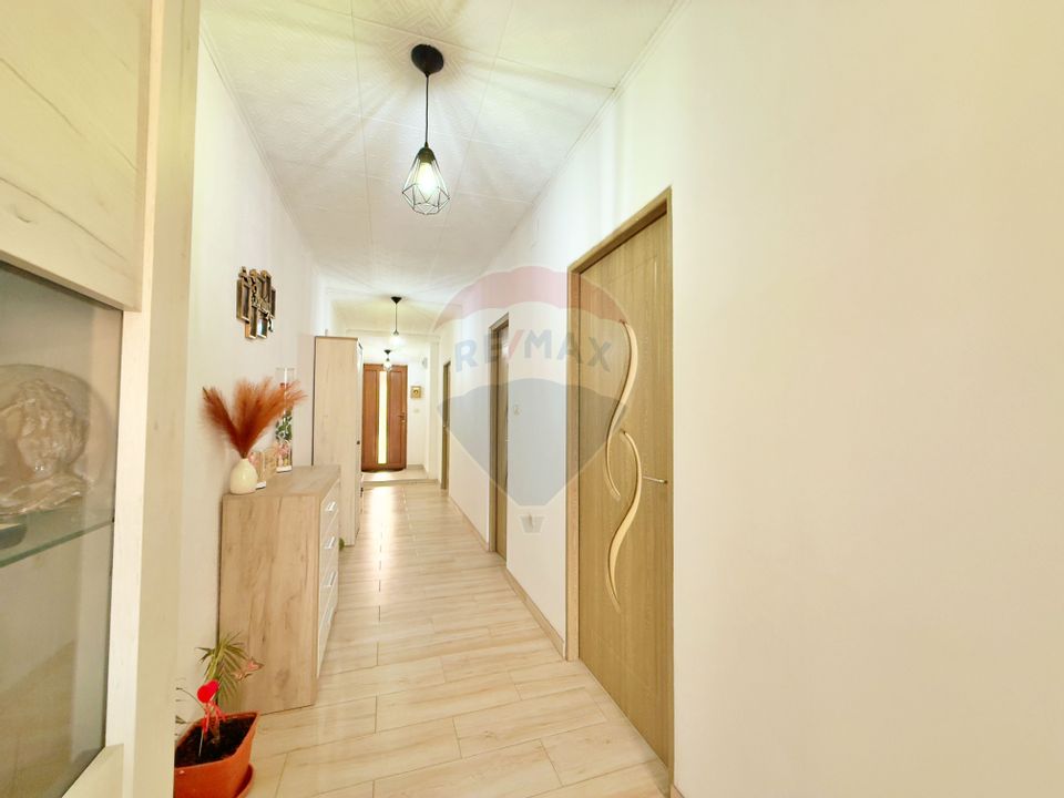 Casă cu 3 camere de vânzare în Cartierul Verde, Arad