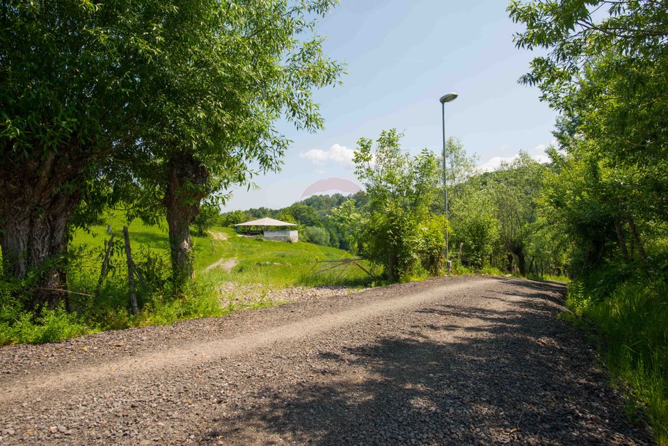 Teren cu utilitati, 5,495mp Bran - Strada Muchia hotarului
