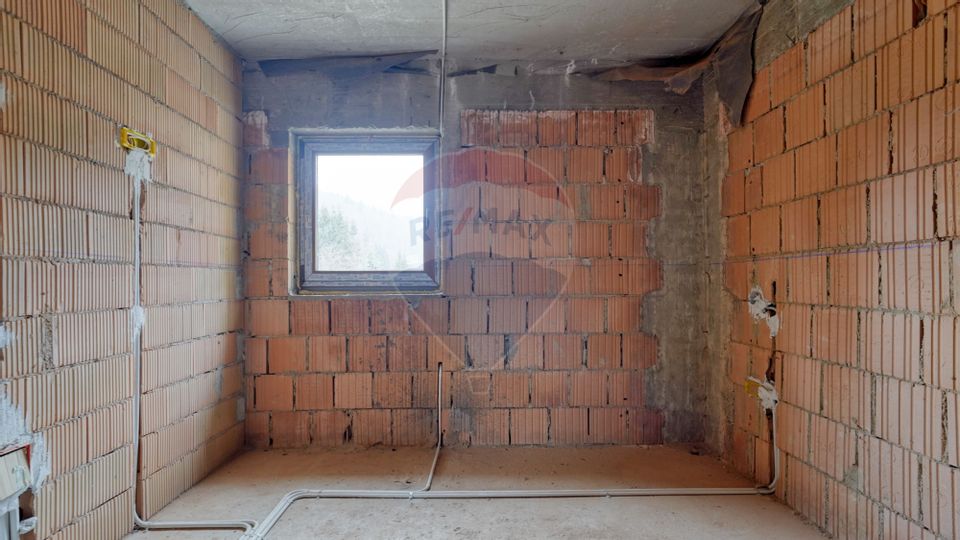 Casă / Vilă cu 6 camere de vânzare în Predeal