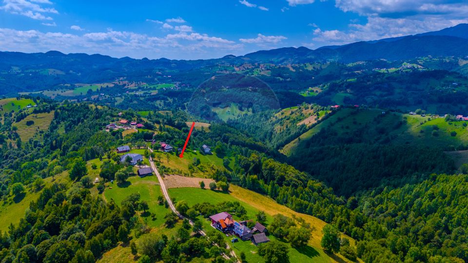 Teren intravilan de 4608 mp în Măgura, Moieciu