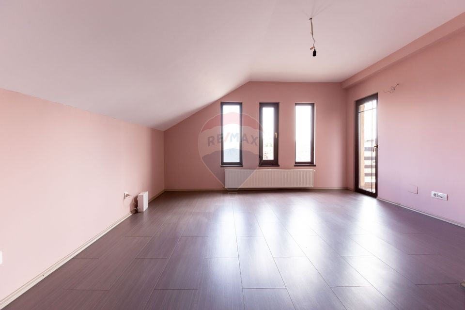 10 room House / Villa for sale, Serbanesti area