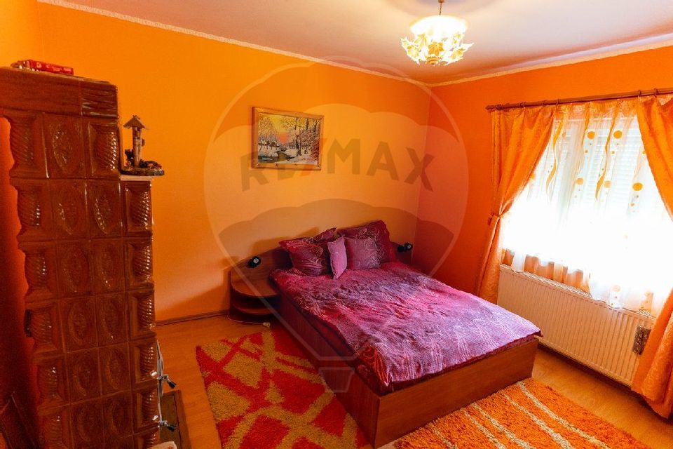 8 room House / Villa for sale