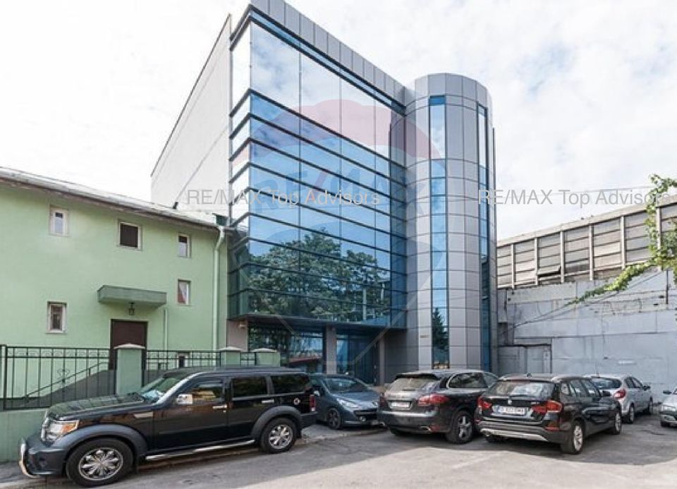 Office space of 720 sqm for sale in Lizeanu area - yield +8%