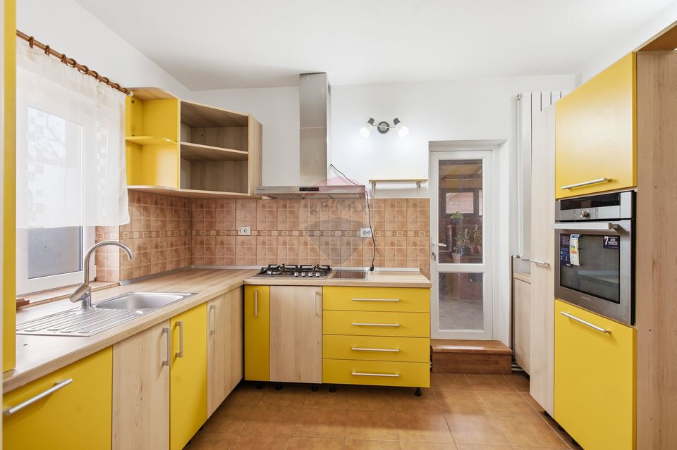 5 room House / Villa for sale