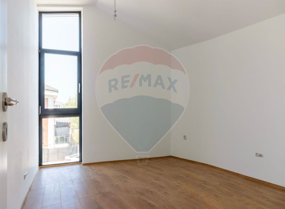 Casă / Vilă de vanzare cu 5 camere, adiacent Martha Bibescu, Mogosoaia