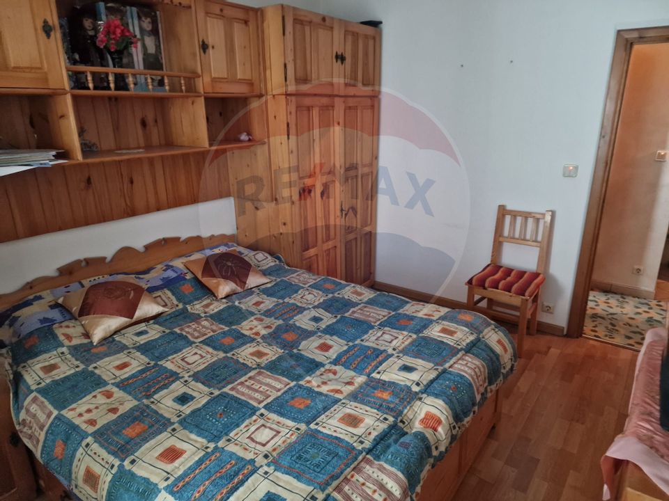 Apartament cu 3 camere de vânzare în zona Stefan cel Mare