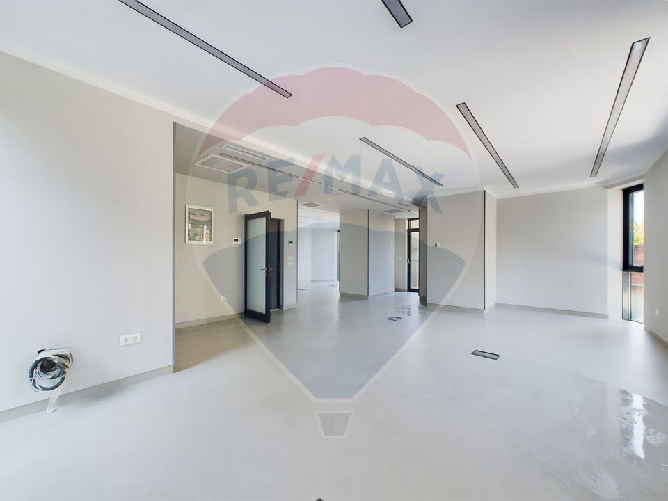 Opportunity - Premium office space in Decebal Area Mixed Building