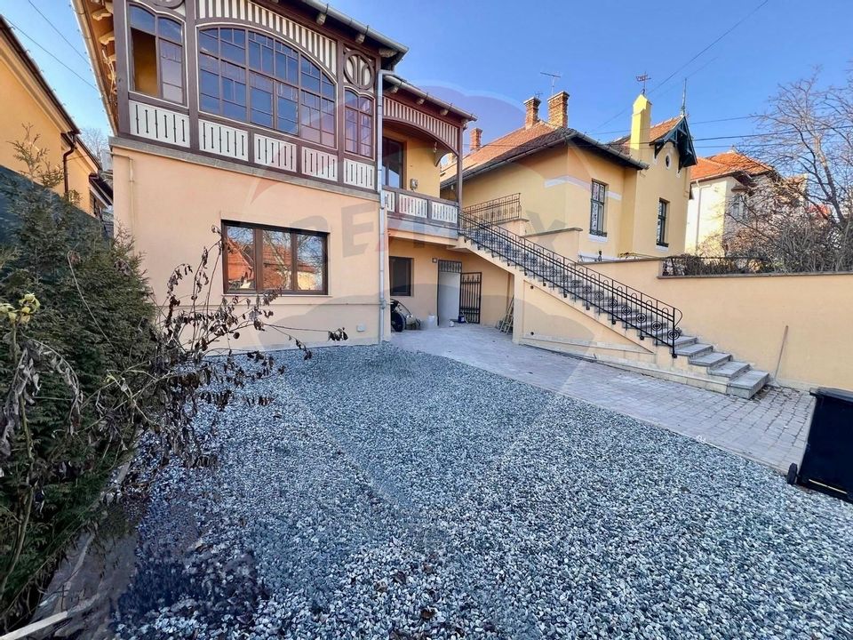 De închiriat apart 2 cam la casa cu gradina si curte.  Pet friendly