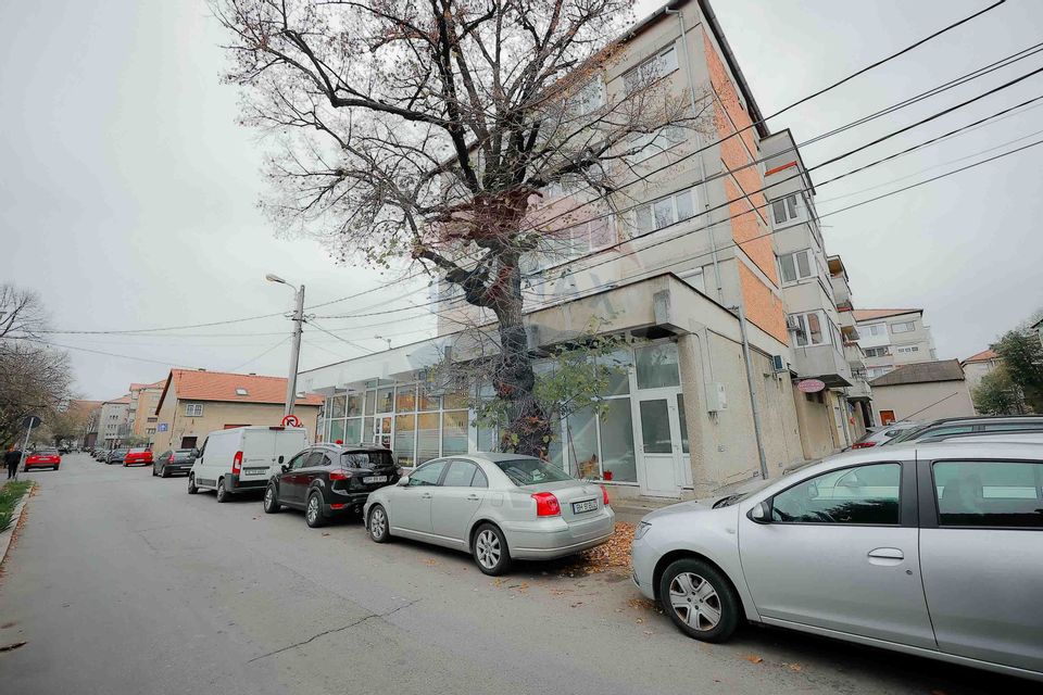 56sq.m Commercial Space for sale, Rogerius area