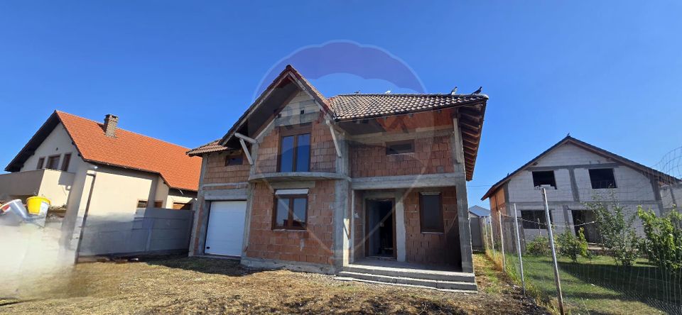 5 room House / Villa for sale