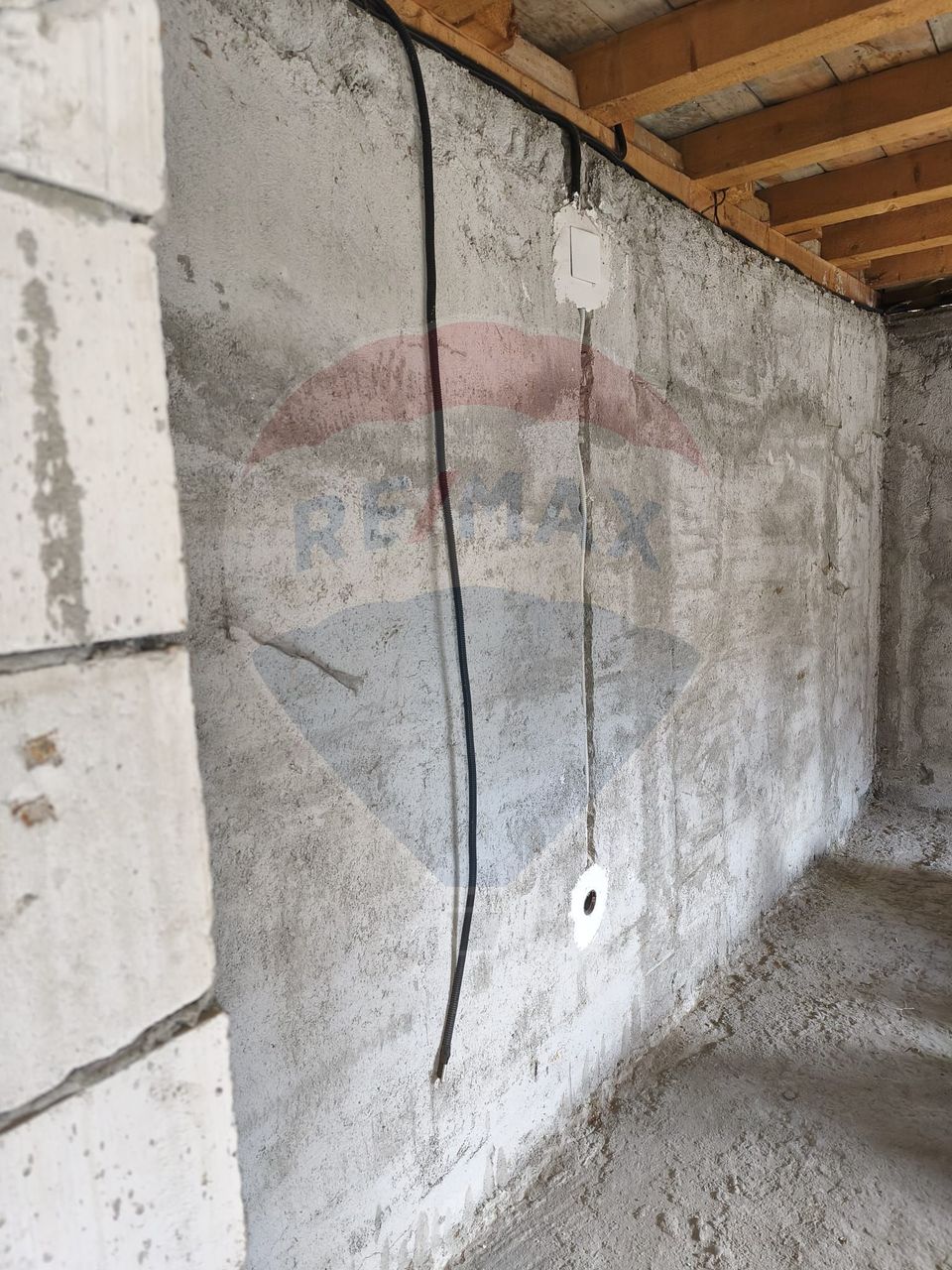 5 room House / Villa for sale, Poiana Tapului area