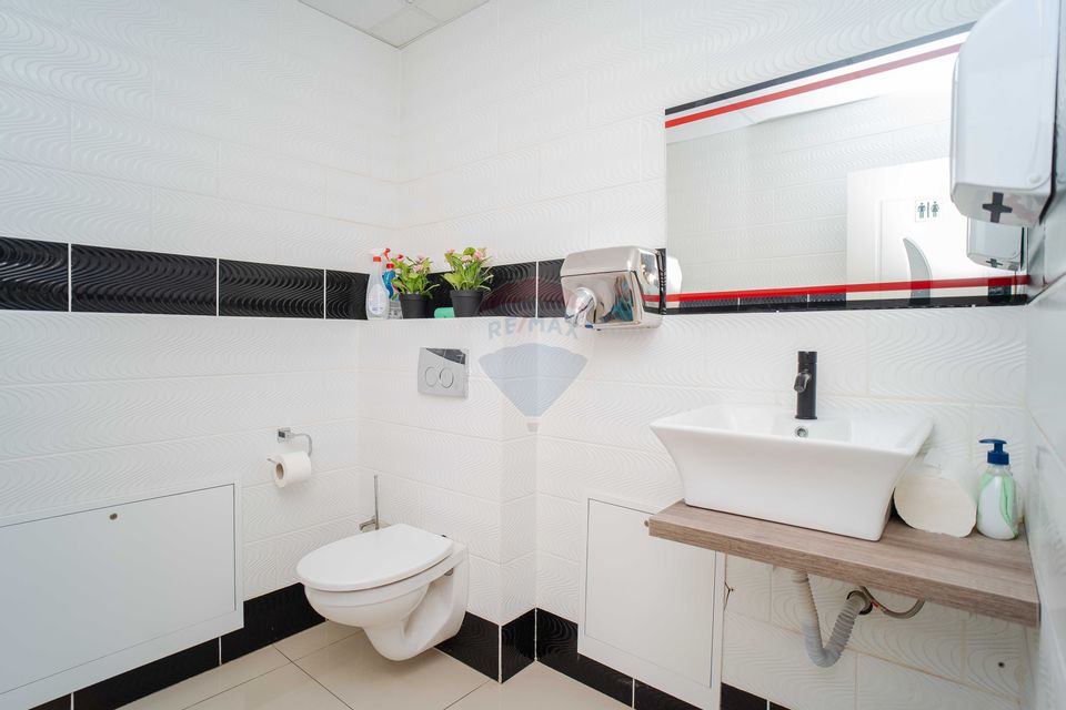 CLADIRE COMERCIALA CU SPATII OPEN SPACE