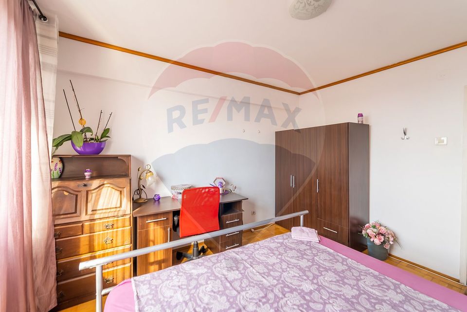 Apartament cu 3 camere de închiriat în zona centrala