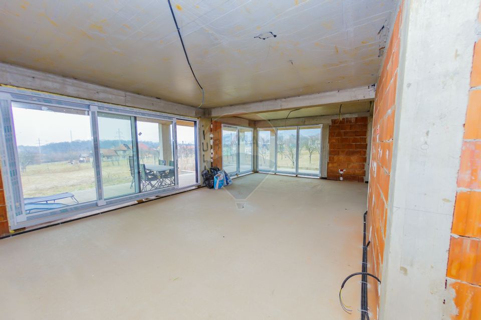 7 room House / Villa for sale, Est area